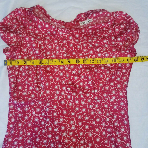 Forever 21 Medium Red Floral Short Sleeve Blouse - Picture 2 of 7